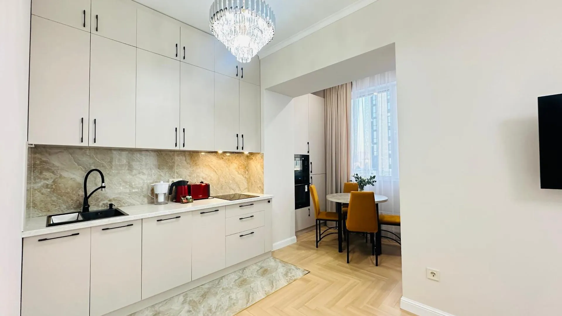 Комфорт И Стиль Для Отдыха И Работы Almaty Apartment