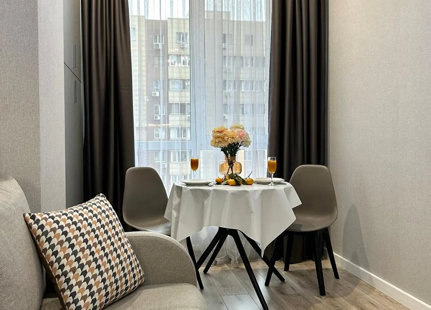 Комфорт И Стиль Для Отдыха И Работы Almaty Apartment